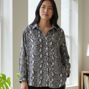 Tyler Boe Grey Blush Python Reptile Print Sueded-Feel Shirt Blouse Relaxed Fit